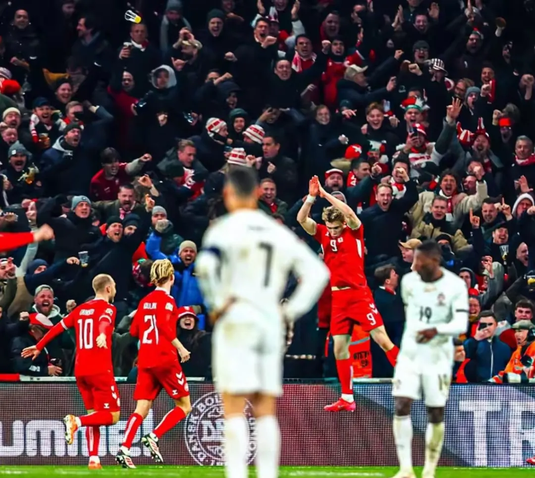 九游娱乐中心-C罗焦点对战，Uzi与90激战G2分钟，出色发挥胜负难料！全场沸腾不已(aac转mp3格式免费)