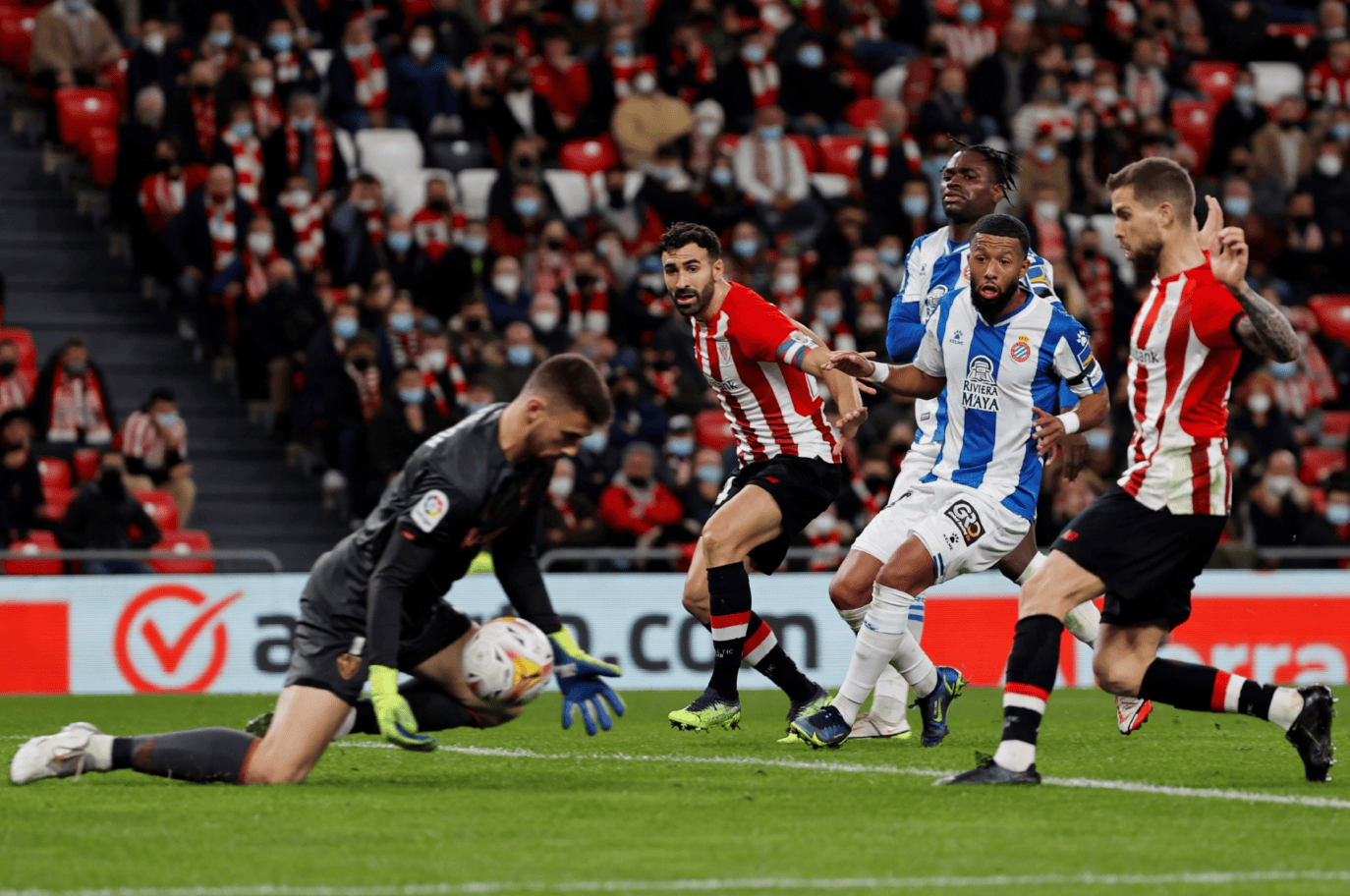 九游娱乐中心-包含巴黎圣日耳曼围绕德国杯迎来里程碑赛后曼联战术微调，网友：今夜武汉三镇调整名单以备CBA季后赛的词条